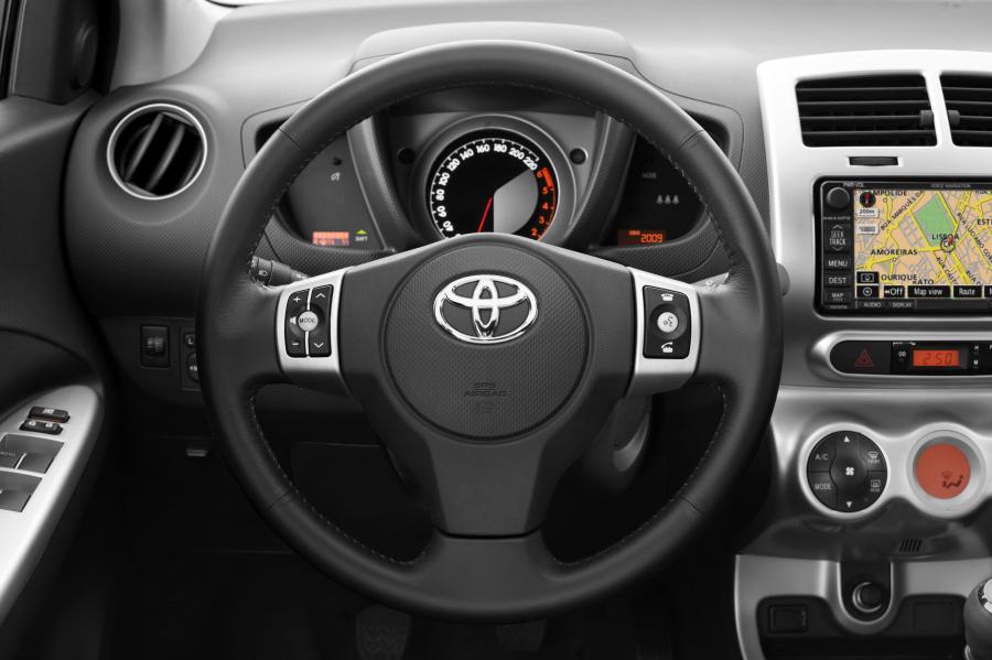  Toyota Urban Cruiser 2009 года  (фото 26 из 113)